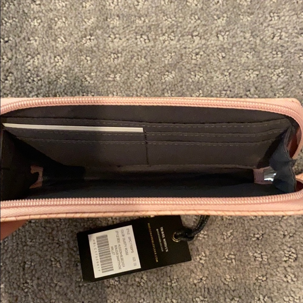 Dusty rose scale patterned phone wallet - Picture 3 of 4